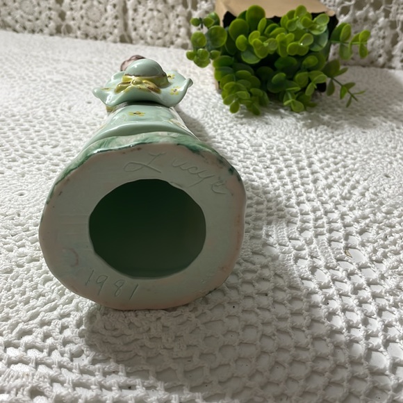 Porcelain figurine “ girl with a sunhat” - Picture 9 of 9